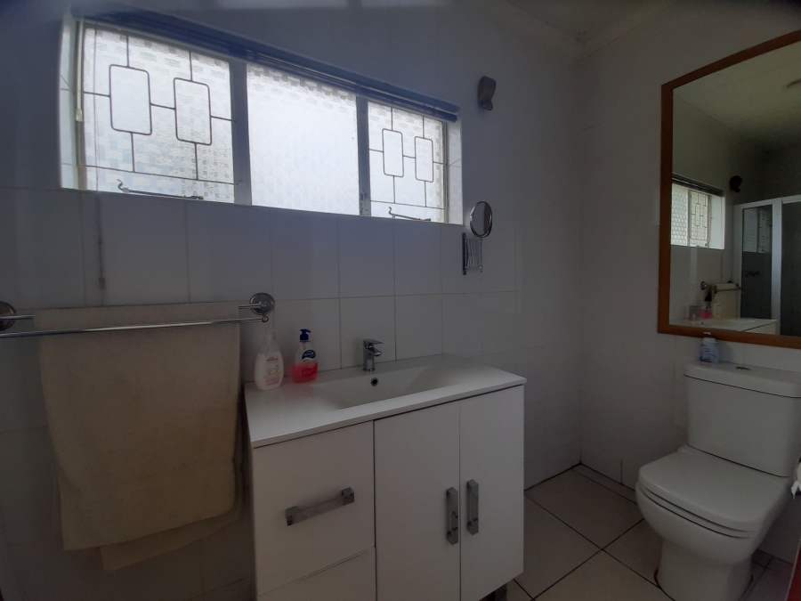 5 Bedroom Property for Sale in Nahoon Valley Park Eastern Cape